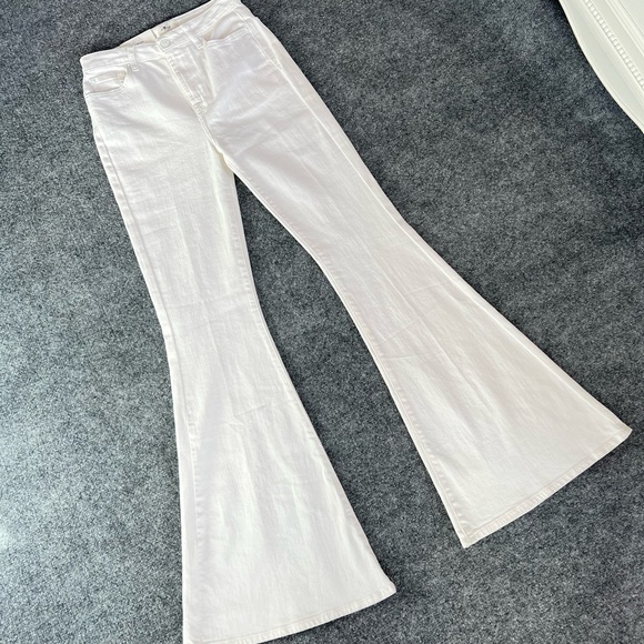 7 For All Mankind Women’s MegaFlare Jeans Size 29 NWT High Rise Clean White Wash - Picture 6 of 16